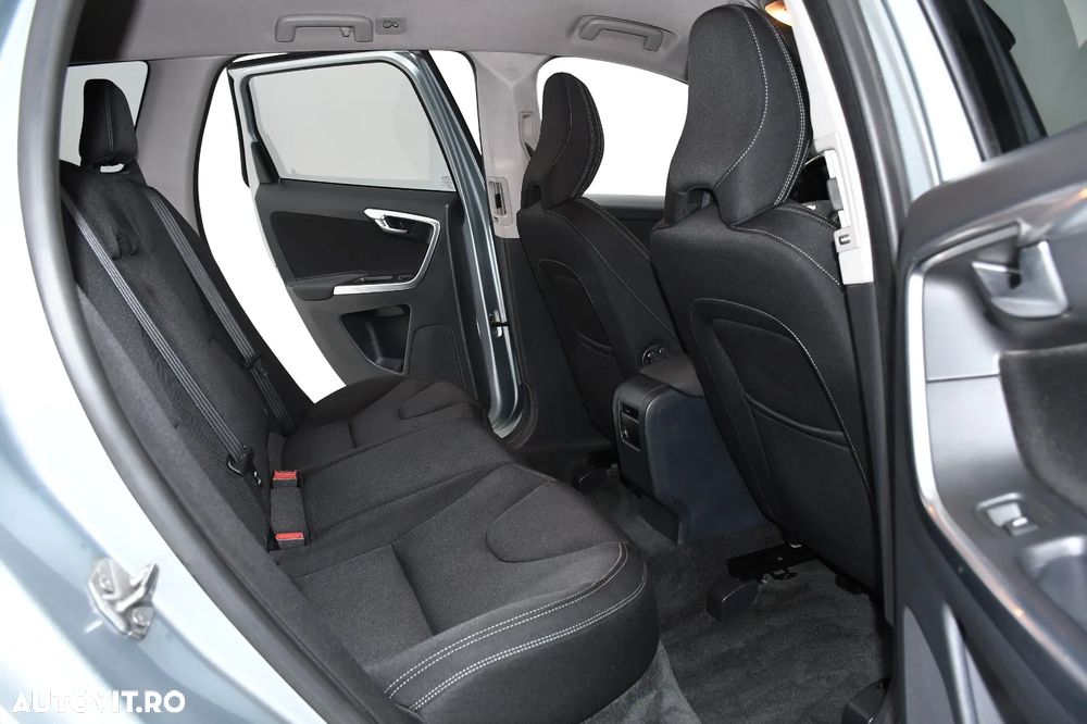Volvo XC 60 D4 AWD Geartronic Kinetic - 11