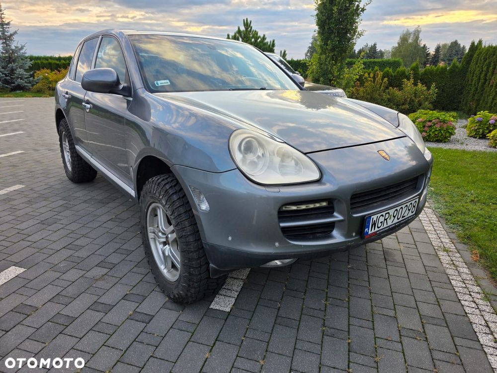 Porsche Cayenne - 1