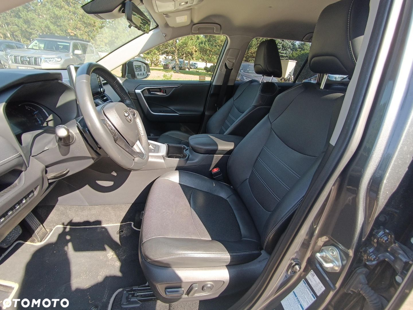 Toyota RAV4 - 8