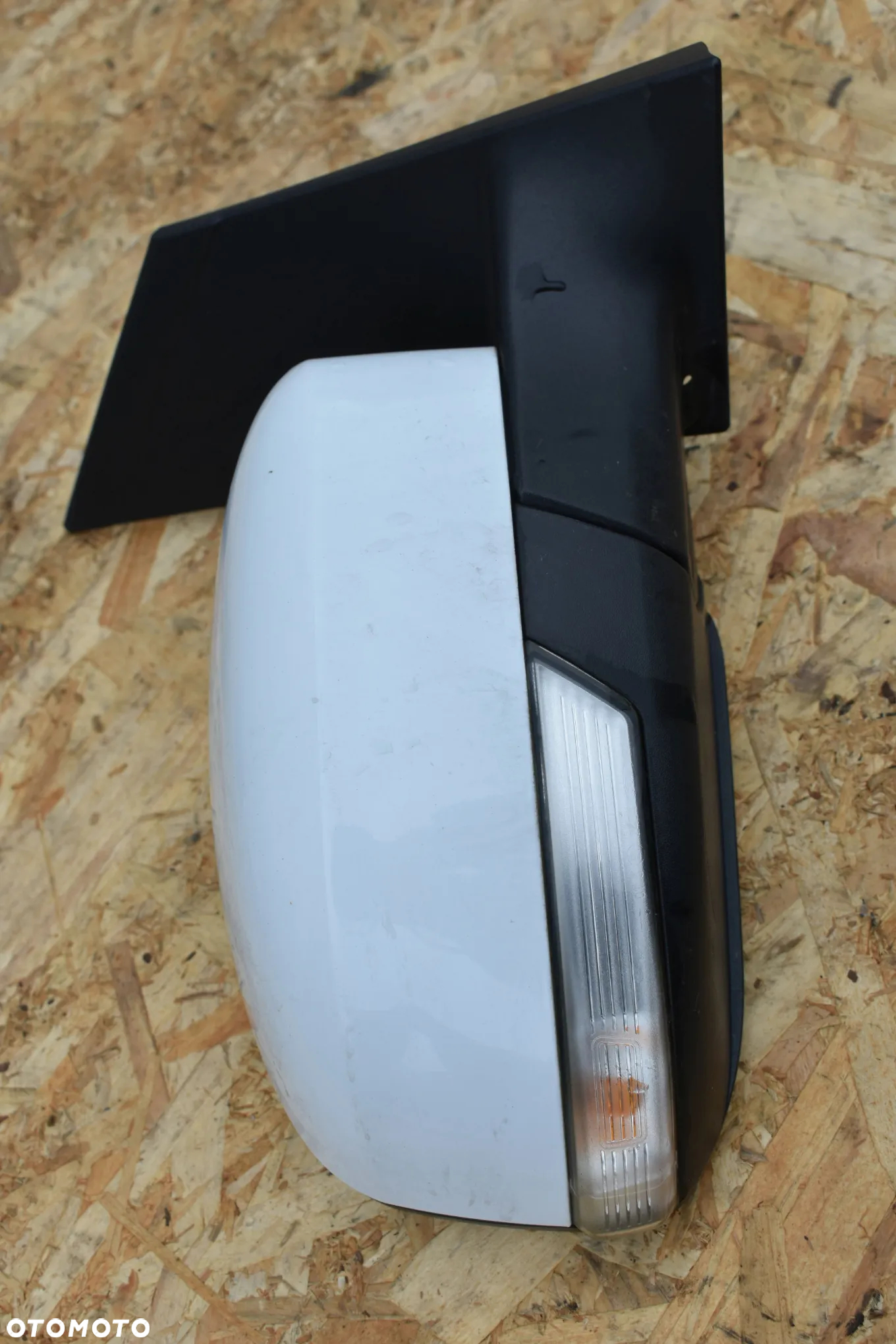 LUSTERKOW PRAWE FORD FOCUS MK2 LIFT 6PIN - 5