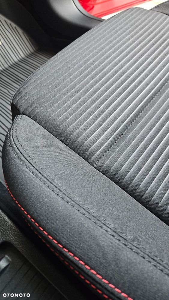 Ford Focus 1.0 EcoBoost Hybrid ST-LINE X - 19