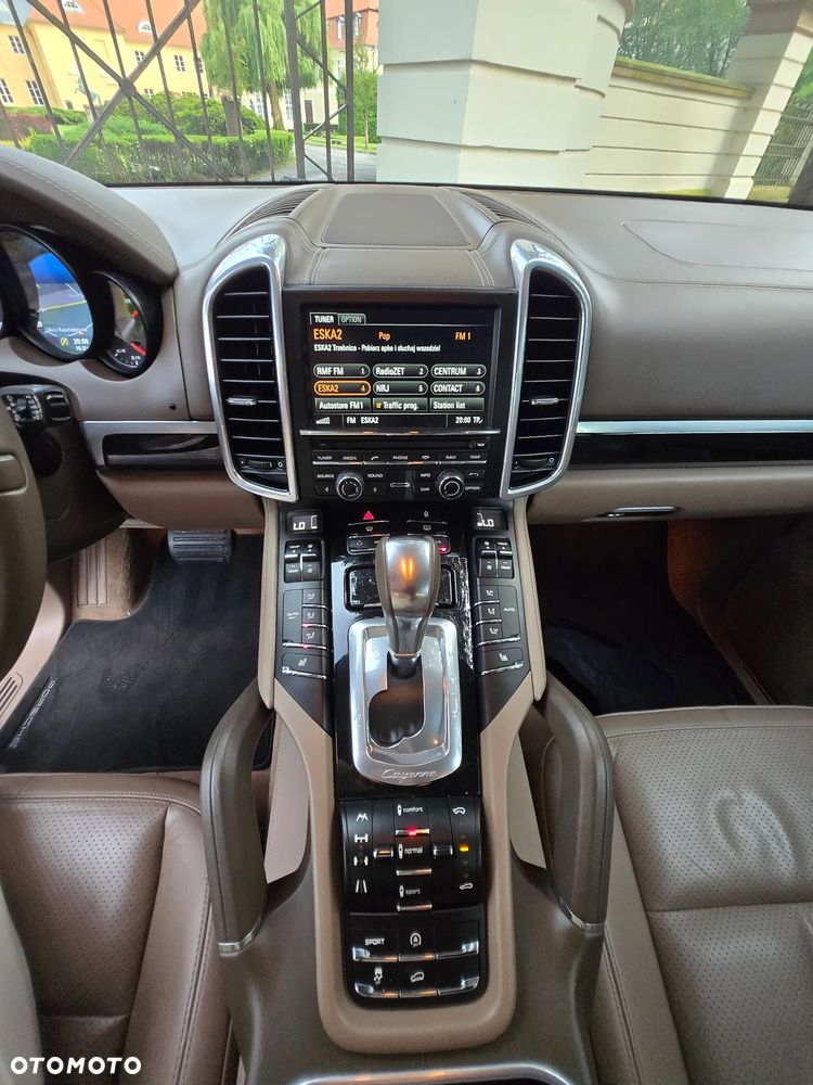Porsche Cayenne - 9