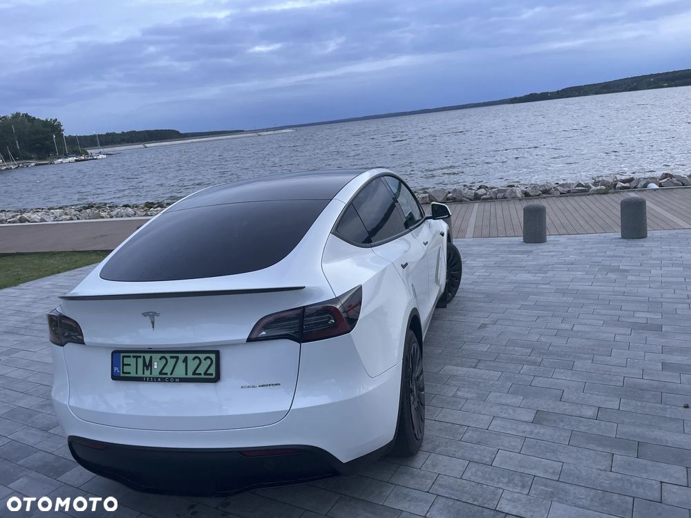 Tesla Model Y Long Range AWD - 5