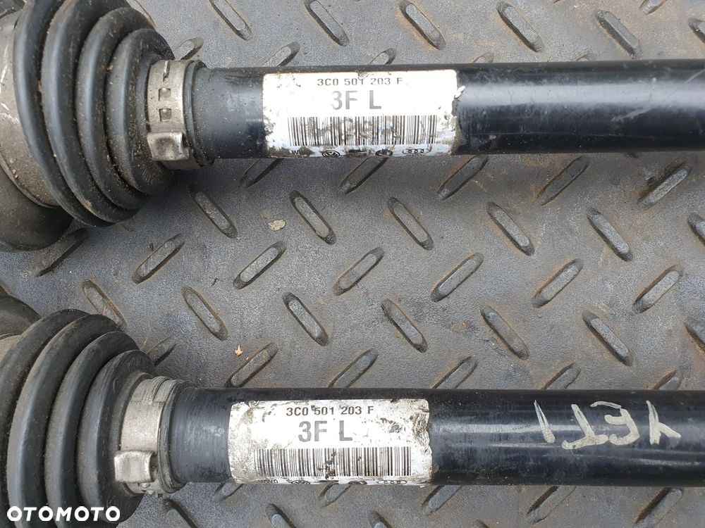 SKODA YETI AUDI A1 TT VW PASSAT B6 PÓŁOŚ LEWA TYLNA LEWY TYŁ 3C0501203F ORYGINAŁ NISKI PRZEBIEG POSIADAM 2SZT - 2