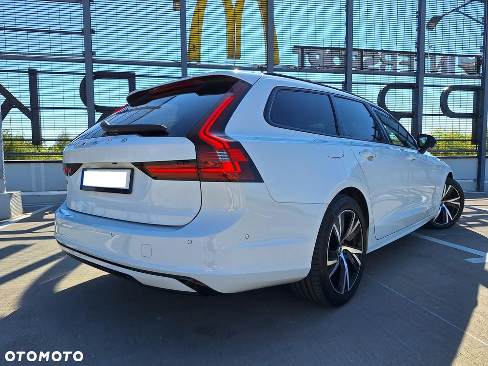 Volvo V90 T8 AWD Plug-In Hybrid R-Design - 10