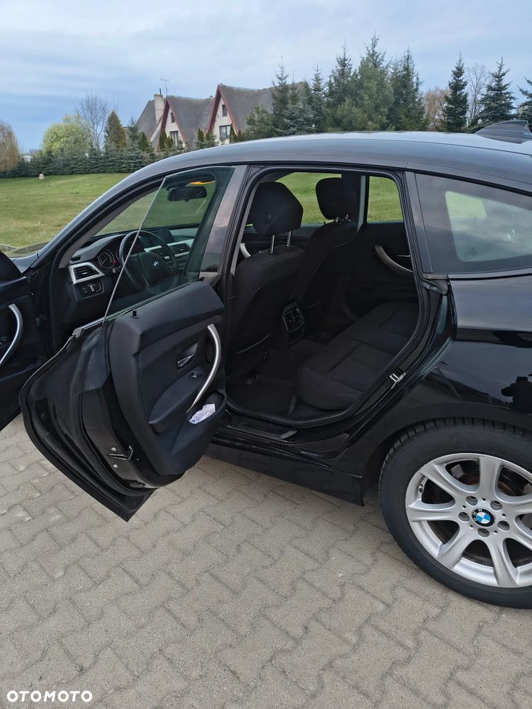 BMW Seria 3 318d MHEV Advantage - 12
