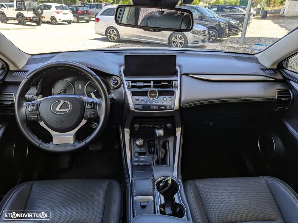 Lexus NX 300h Executive+ - 9
