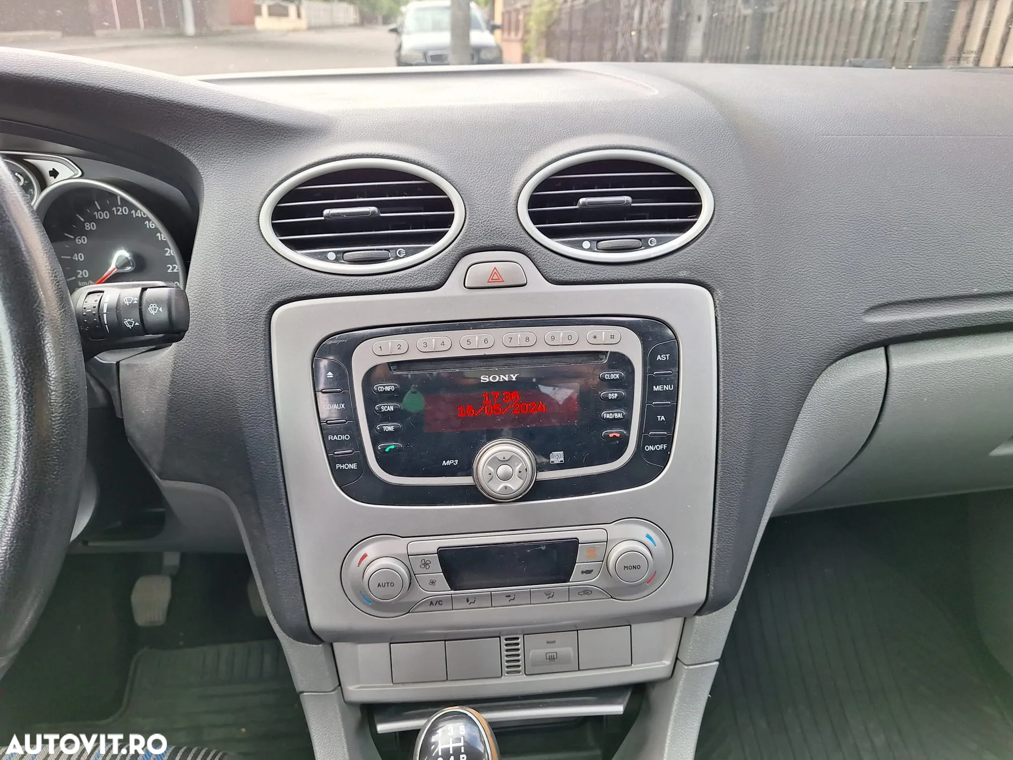 Ford Focus 1.6 Ti-VCT Trend - 29