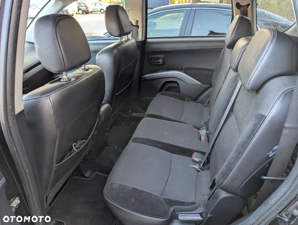 Mitsubishi Outlander 2.0 Invite 2WD - 8