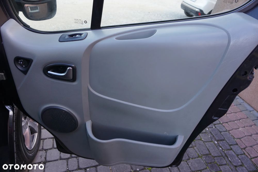 Renault Trafic 2.0 dCi 115 Grand Passenger Expression - 27