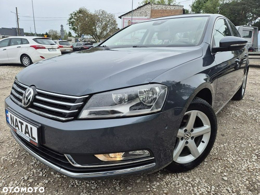 Volkswagen Passat - 1