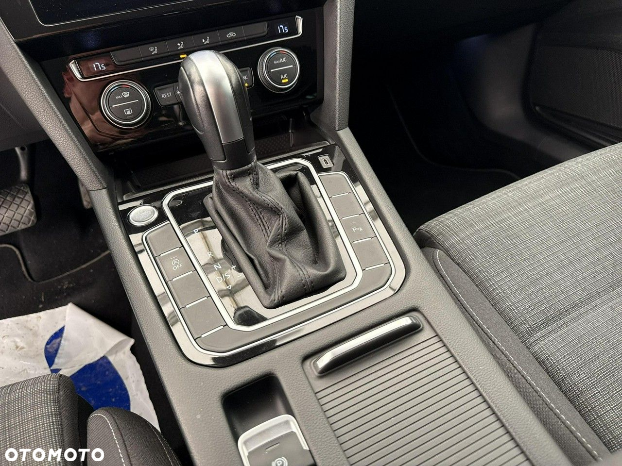 Volkswagen Passat - 16