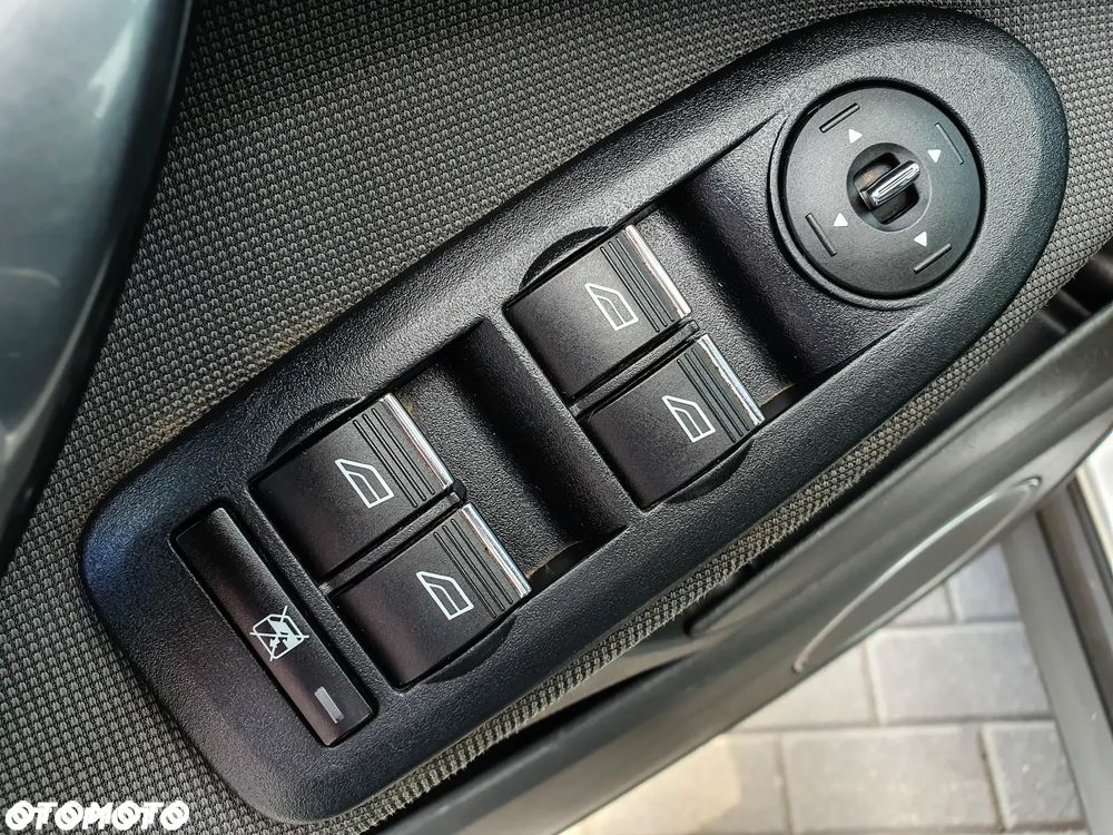 Ford Kuga - 34