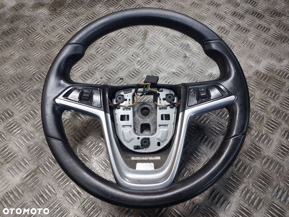KIEROWNICA OPEL ASTRA J 13351021 13251692 - 1