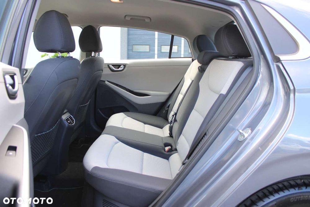 Hyundai IONIQ - 24