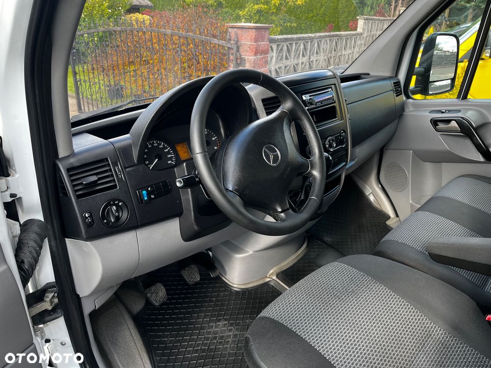 Mercedes-Benz Sprinter - 9