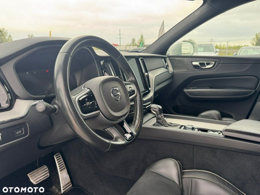 Volvo XC 60 D5 AWD R-Design - 10