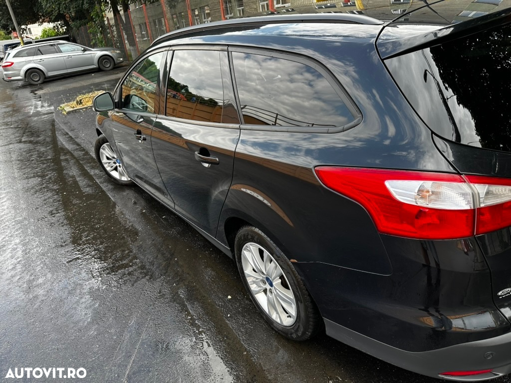 Ford Focus 1.6 TDCi DPF Start-Stopp-System SYNC Edition - 2