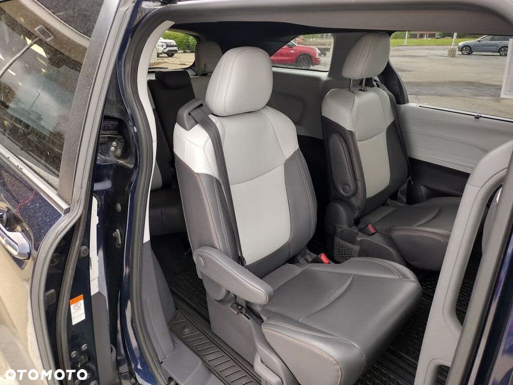Toyota Sienna - 21
