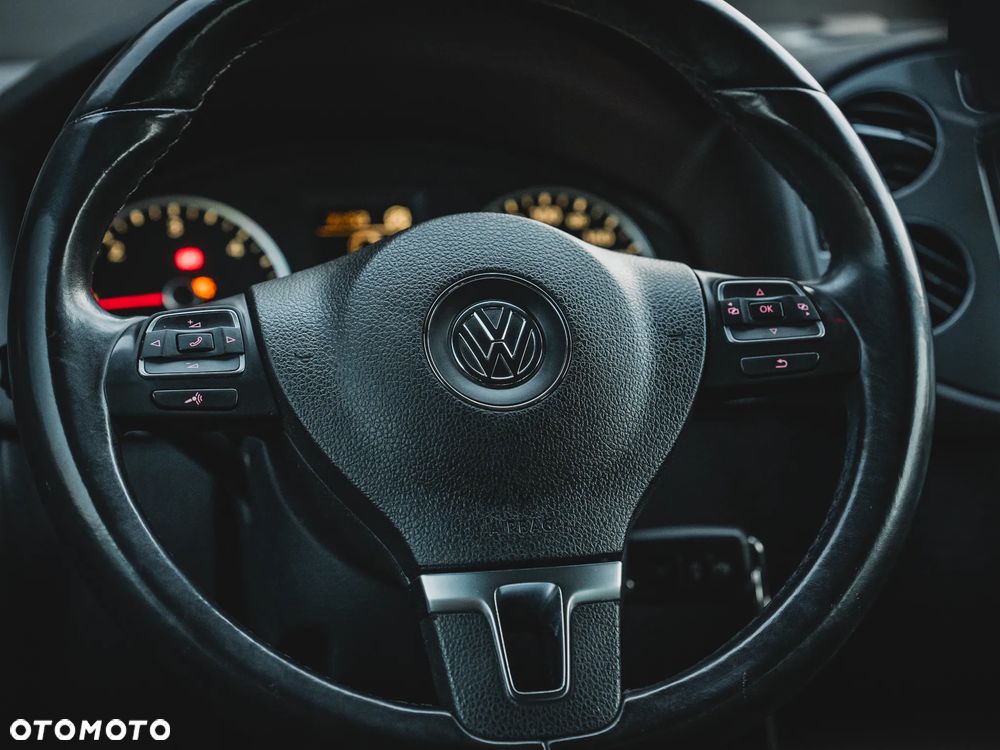 Volkswagen Tiguan 2.0 TDI DPF BlueMotion Technology Lounge Sport & Style - 20