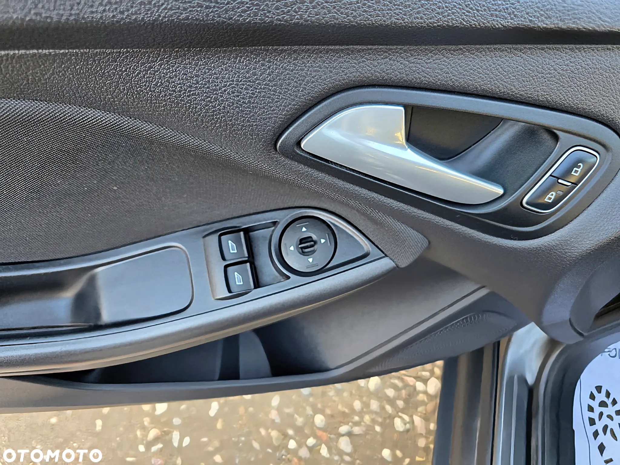 Ford Focus 1.6 TDCi DPF Titanium - 13
