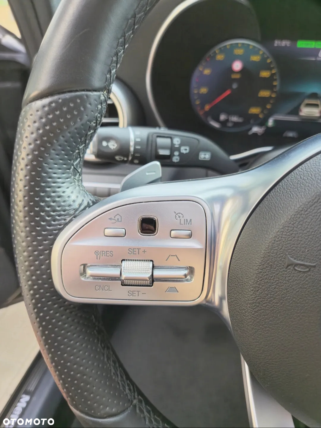 Mercedes-Benz Klasa C 300 e T 9G-TRONIC AMG Line - 16