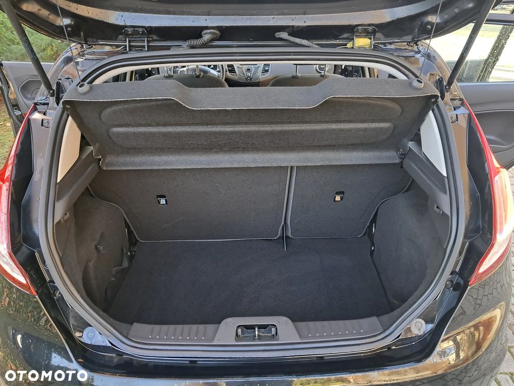 Ford Fiesta 1.25 Celebration - 24