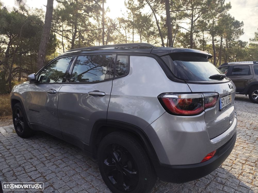 Jeep Compass 1.6 M-Jet Night Eagle — fotografia 3