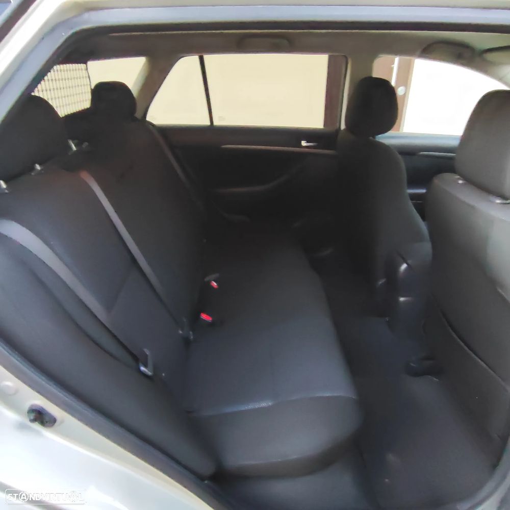 Toyota Avensis SW 2.0 D-4D Sol+GPS - 31
