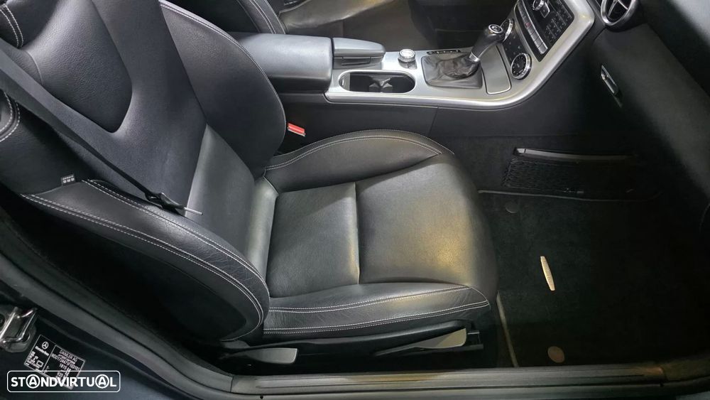 Mercedes-Benz SLK 250 (BlueEFFICIENCY) 7G-TRONIC - 32