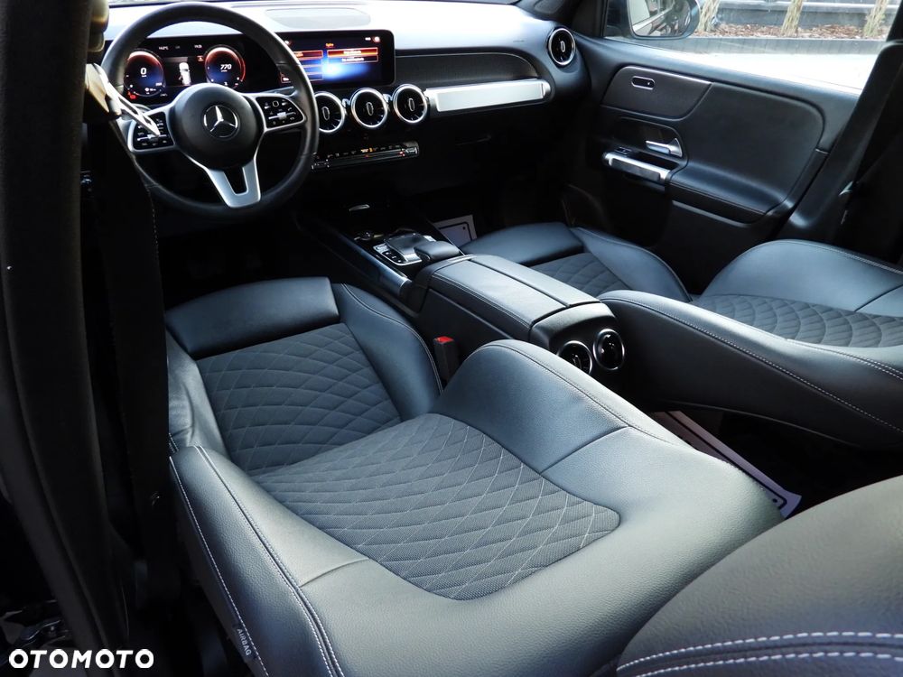 Mercedes-Benz GLB 220 d 4Matic 8G-DCT Progressive - 29