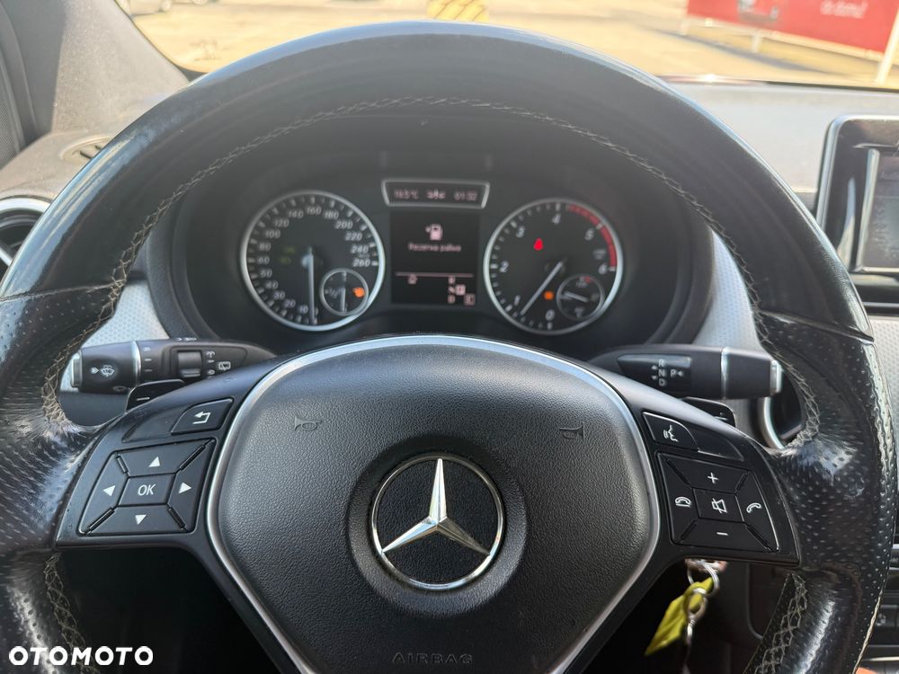 Mercedes-Benz Klasa B 180 CDI (BlueEFFICIENCY) 7G-DCT - 26