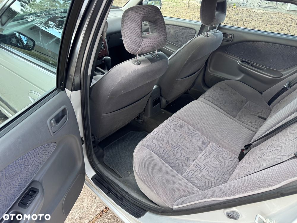 Toyota Avensis - 22