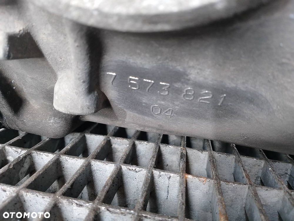 DYFERENCJAŁ TYŁ BMW SERIA 7 F01  7573821 4.4 - 7