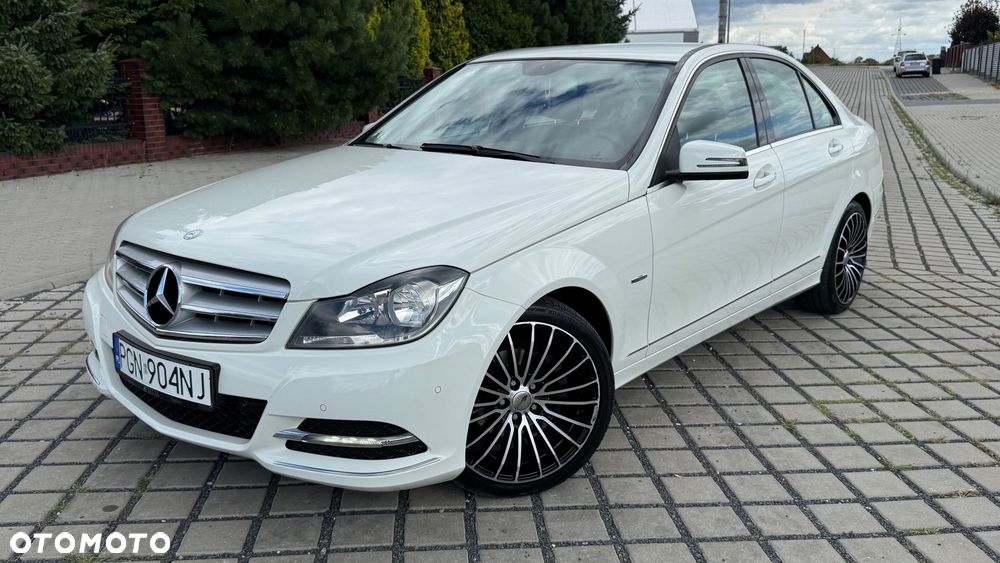 Mercedes-Benz Klasa C 180 BlueEFFICIENCY 7G-TRONIC Avantgarde - 4