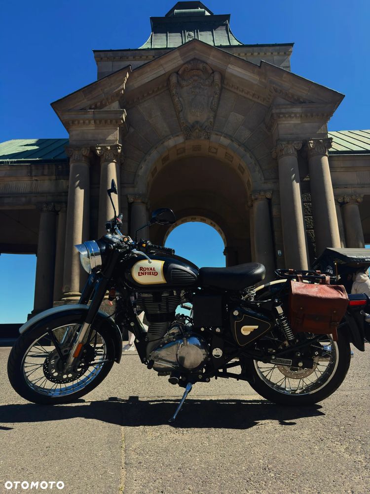 Royal Enfield Classic - 1