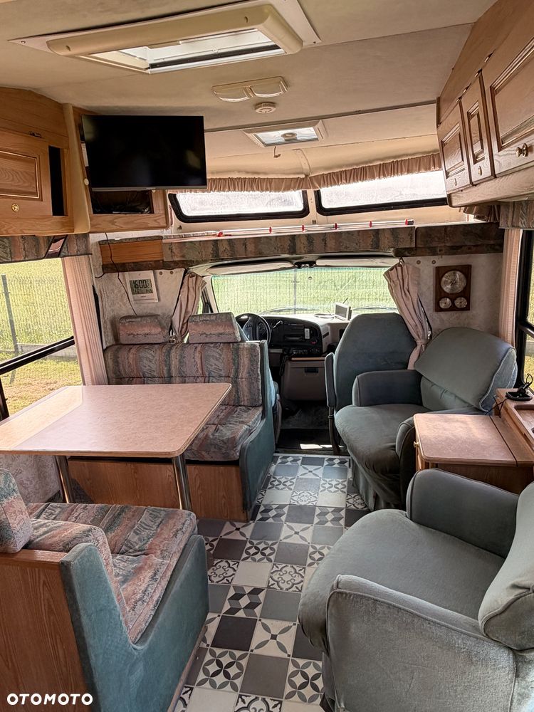Ford E-350 Triple-E Empress - 8