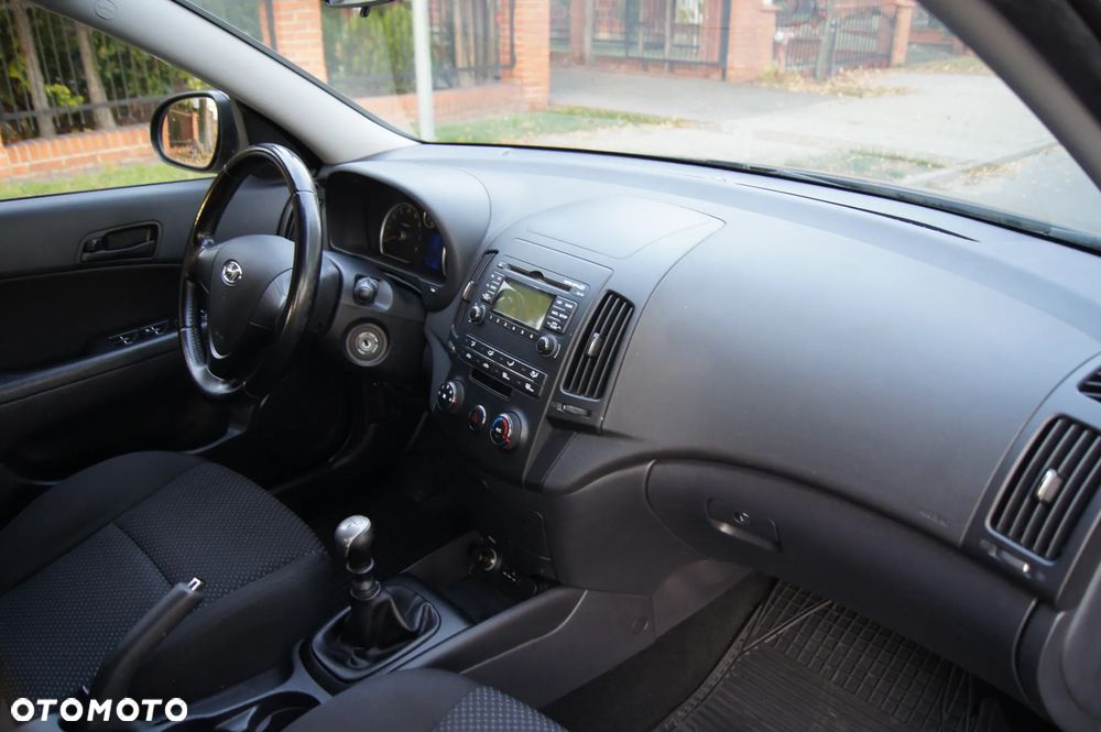 Hyundai i30 1.4 Comfort - 25