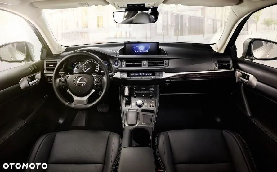Lexus CT - 7