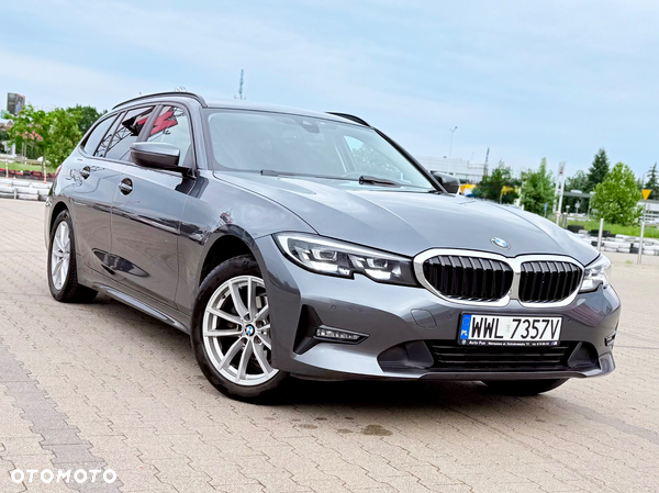 BMW Seria 3 318d Touring Advantage