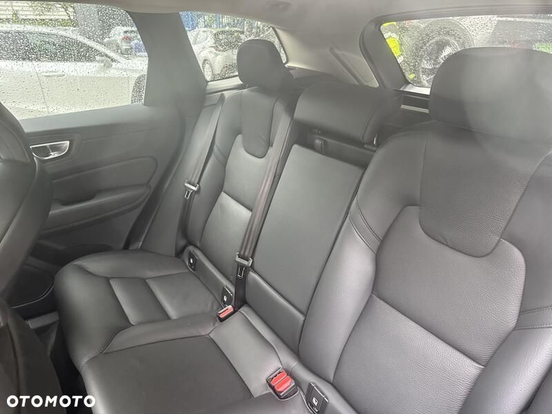 Volvo XC 60 B5 B AWD Plus Dark - 15