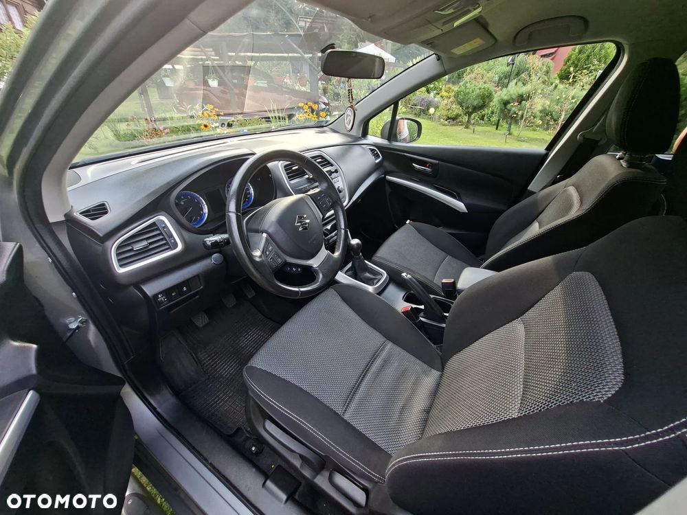 Suzuki SX4 1.6 Premium - 10