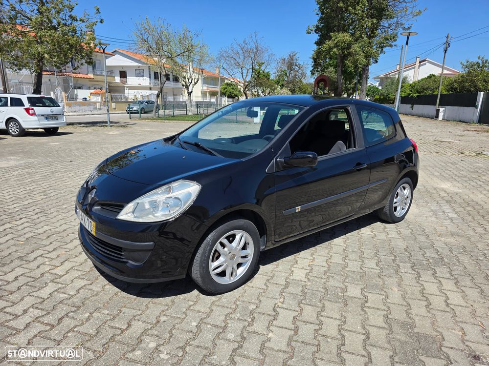 Renault Clio 1.2 16V Confort Dynamique - 1