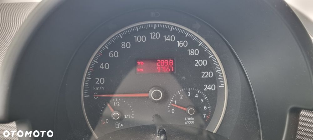 Volkswagen New Beetle - 7