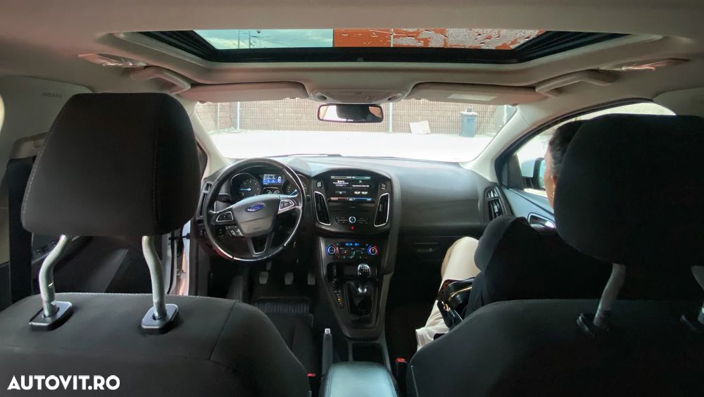 Ford Focus - 23