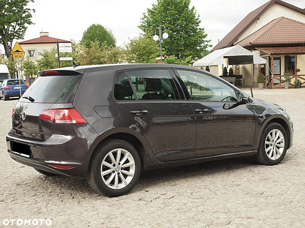 Volkswagen Golf - 10