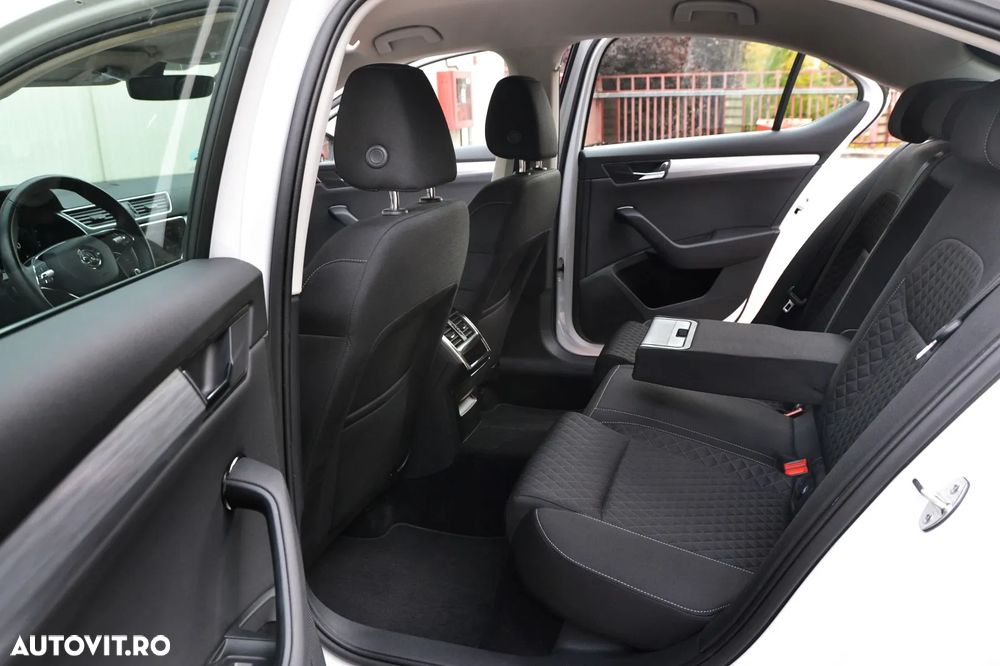 Skoda Superb 2.0 TDI DSG Premium Edition - 11