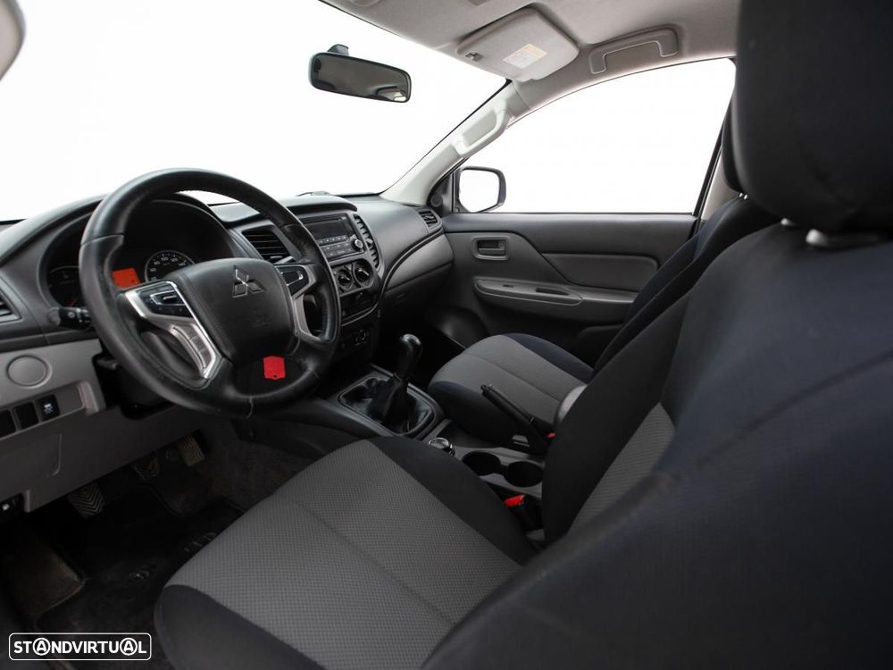 Mitsubishi L200 2.4 DI-D Club 4WD c/iva - 7