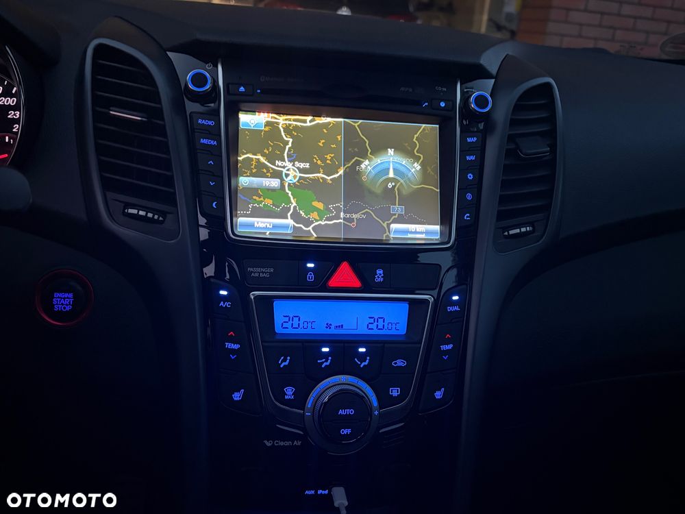 Hyundai i30 1.6 GDI Turbo Luxury - 24