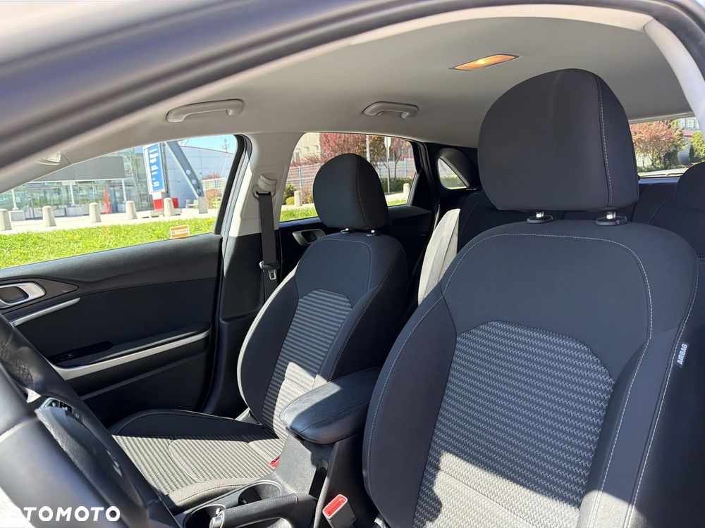 Kia Ceed 1.5 T-GDI M DCT - 12